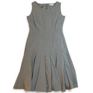 CALVIN KLEIN Gray Pleated Pleat Dress size 8 Business Casual Date Night Fitted